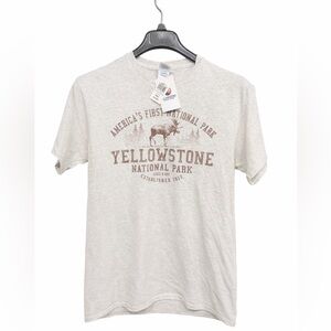 Yellowstone National Park Graphic Tee Oatmeal Brown Moose Print Size M New